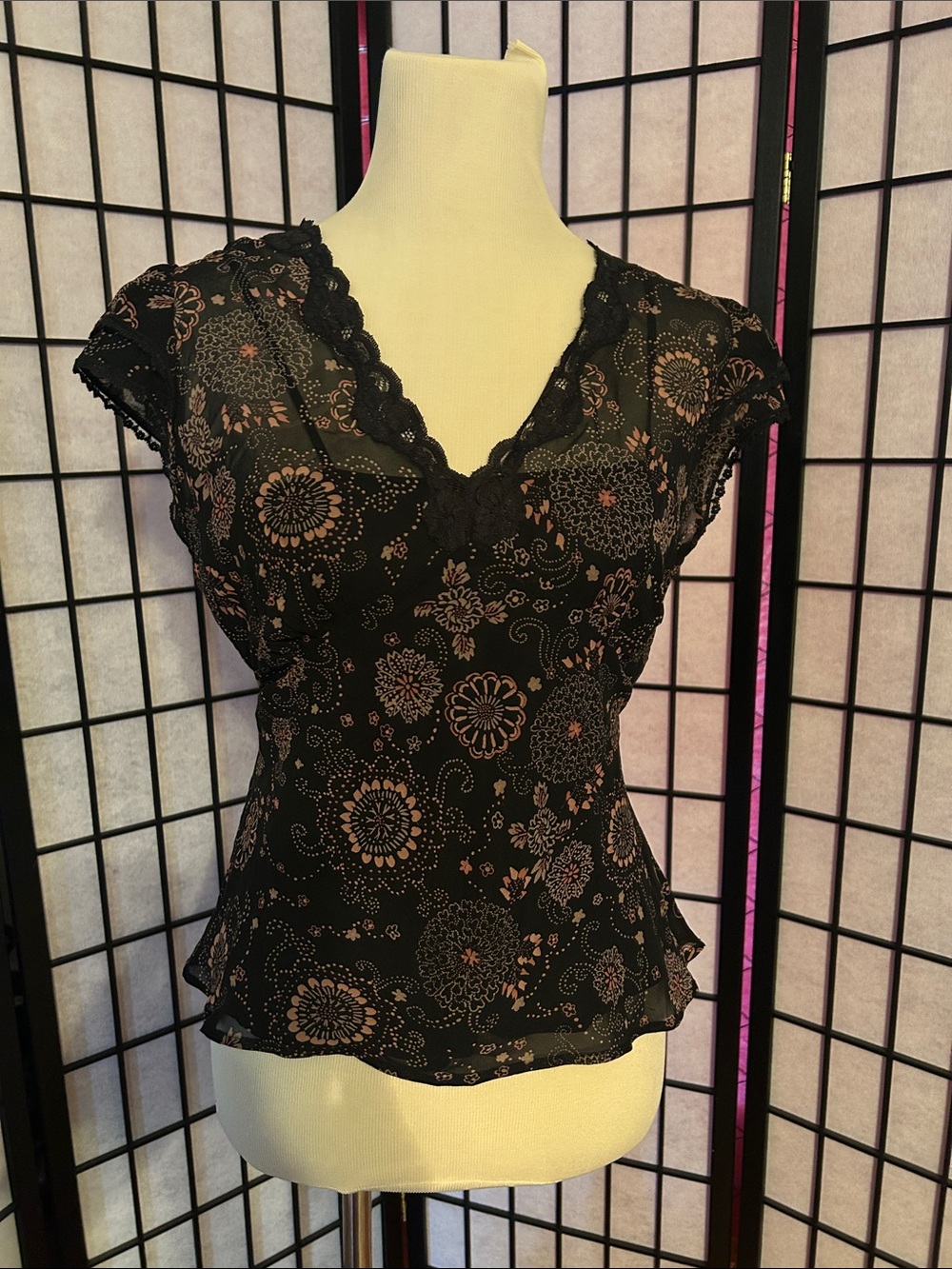 GAP Black Floral Lace-Trim V-Neck Blouse
